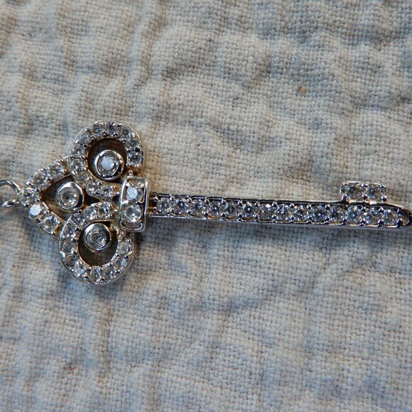 Sterling Silver Keys Pendants and Chain - Picture 12 of 16